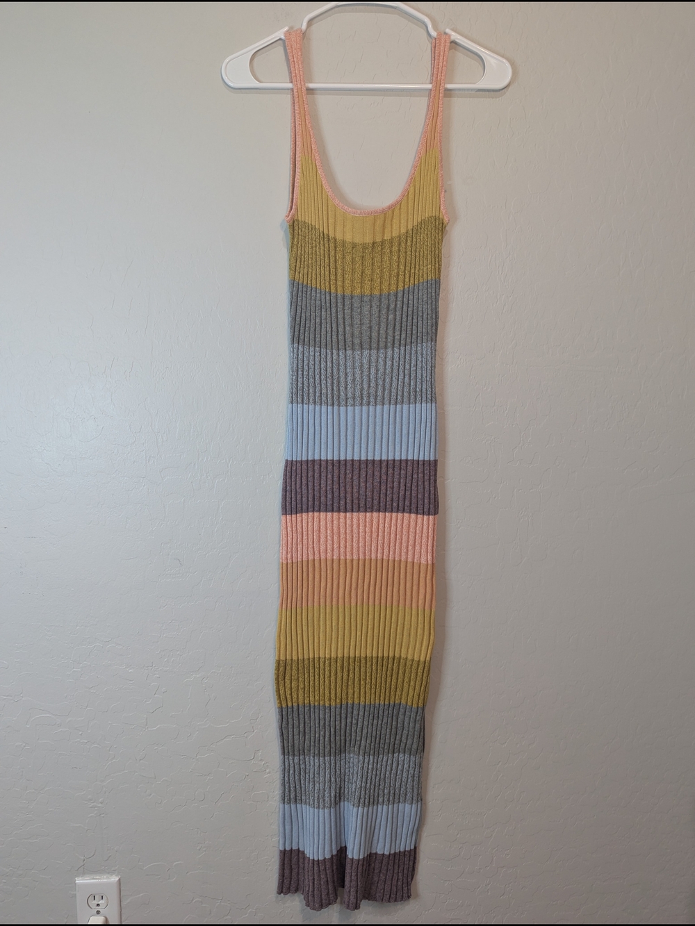 Saylor Emsey Dress - Size M - Picture 3 of 10